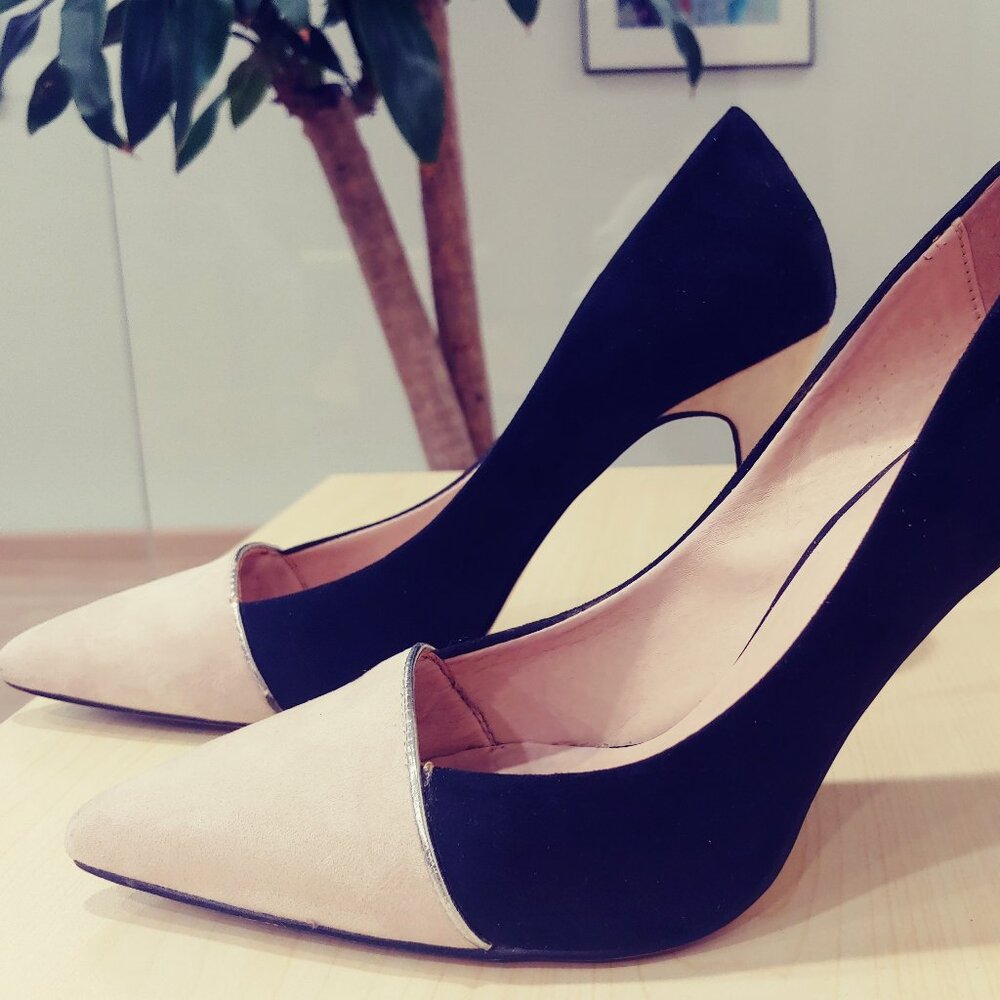 Size 10, Signature Black & Cream, faux suede w/ silver trim, pumps